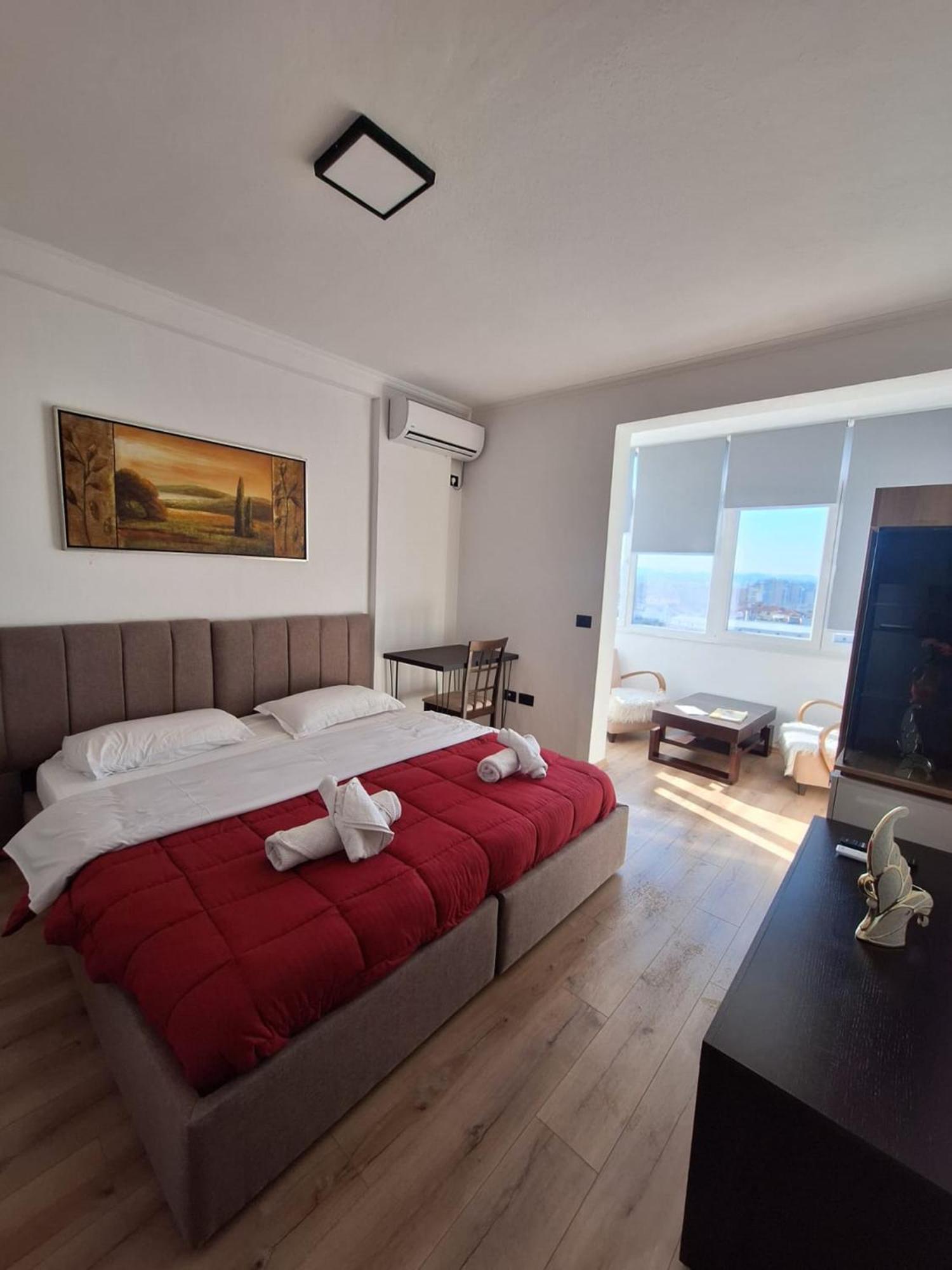 Albania Apartment Near Tirana City Center Double Or Twin Bed Exteriör bild