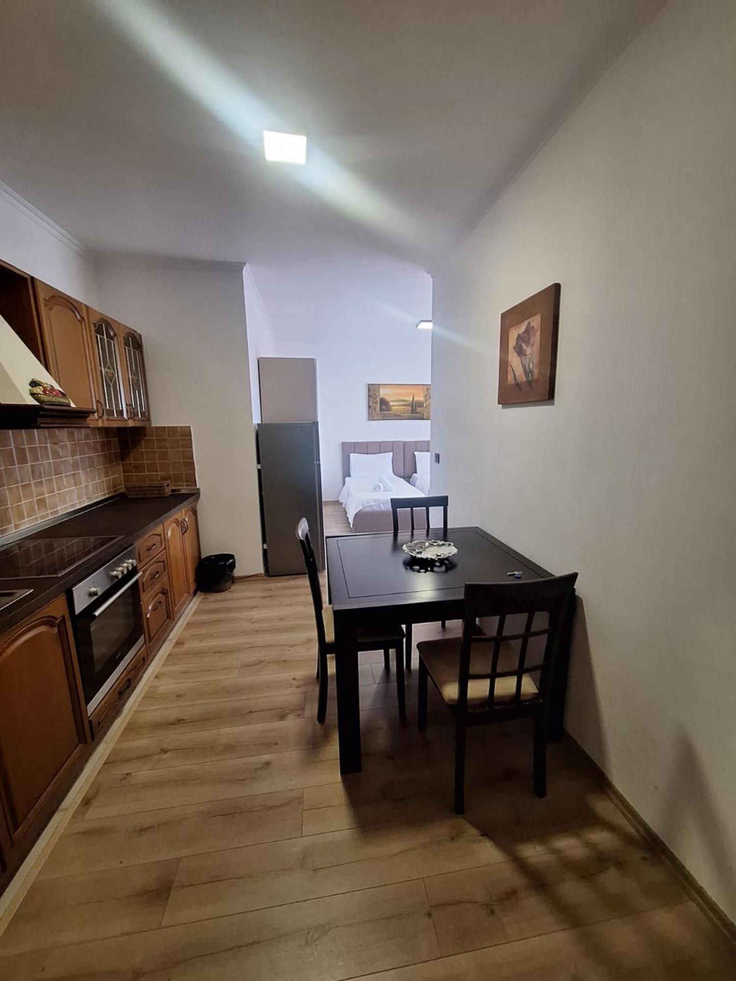 Albania Apartment Near Tirana City Center Double Or Twin Bed Exteriör bild