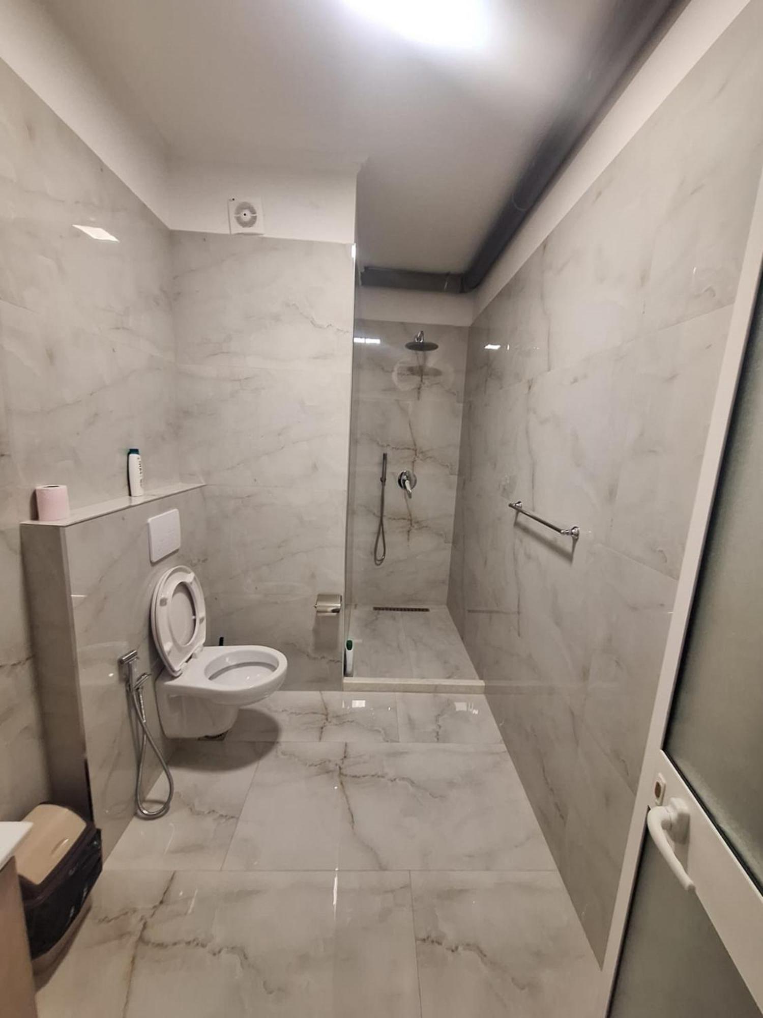 Albania Apartment Near Tirana City Center Double Or Twin Bed Exteriör bild